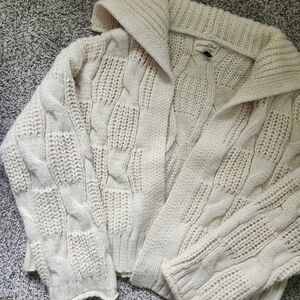 Cream Knit Sweater - Universal Thread Size M